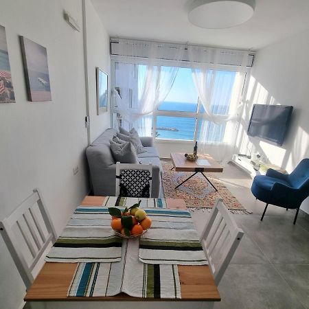 Beautiful 2-Bedroom Sea-View Apartment Netanya Exterior photo