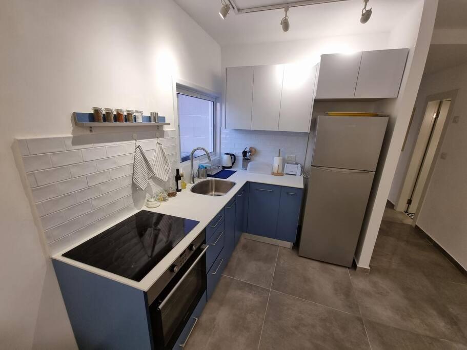 Beautiful 2-Bedroom Sea-View Apartment Netanya Exterior photo