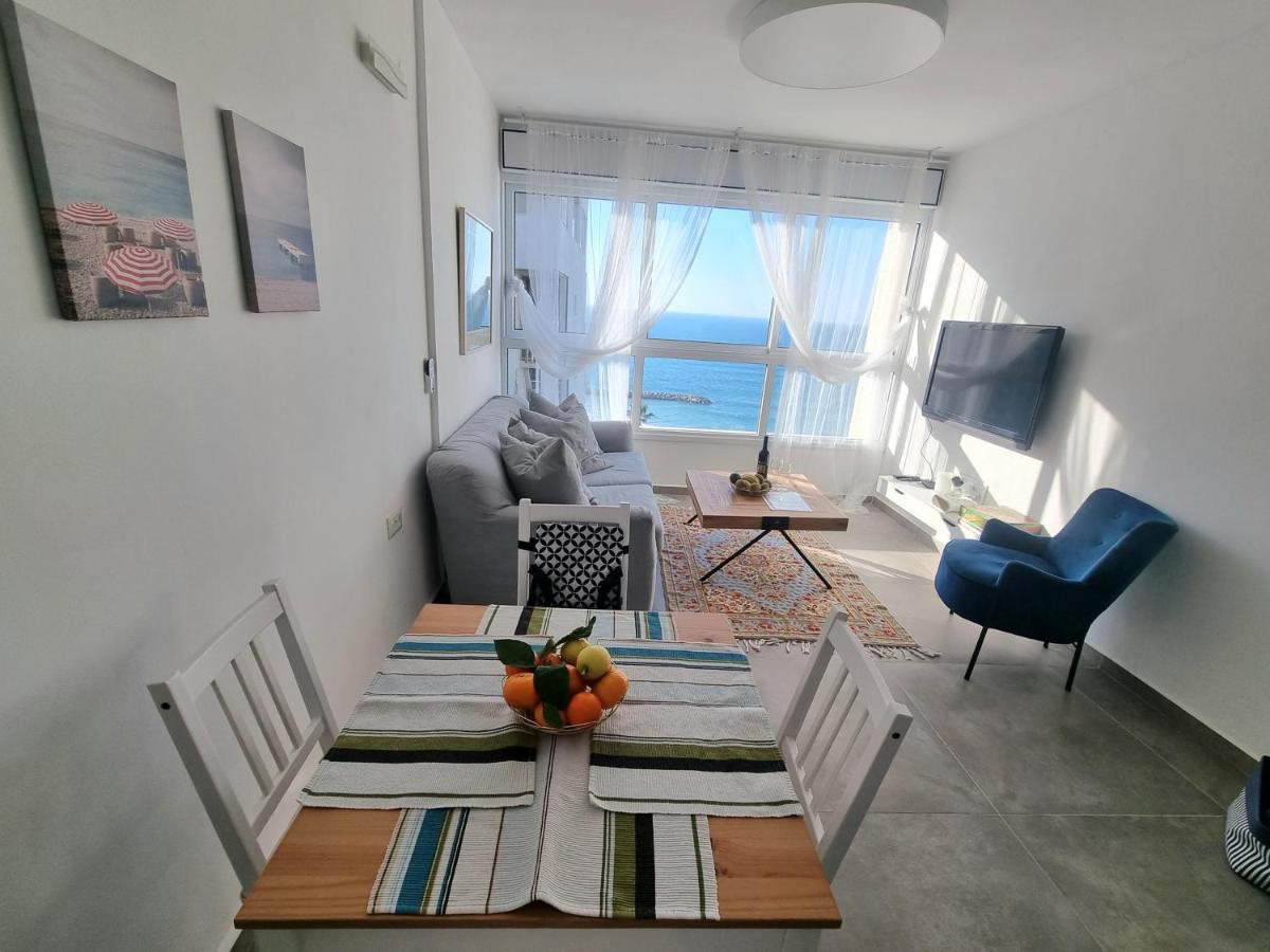 Beautiful 2-Bedroom Sea-View Apartment Netanya Exterior photo